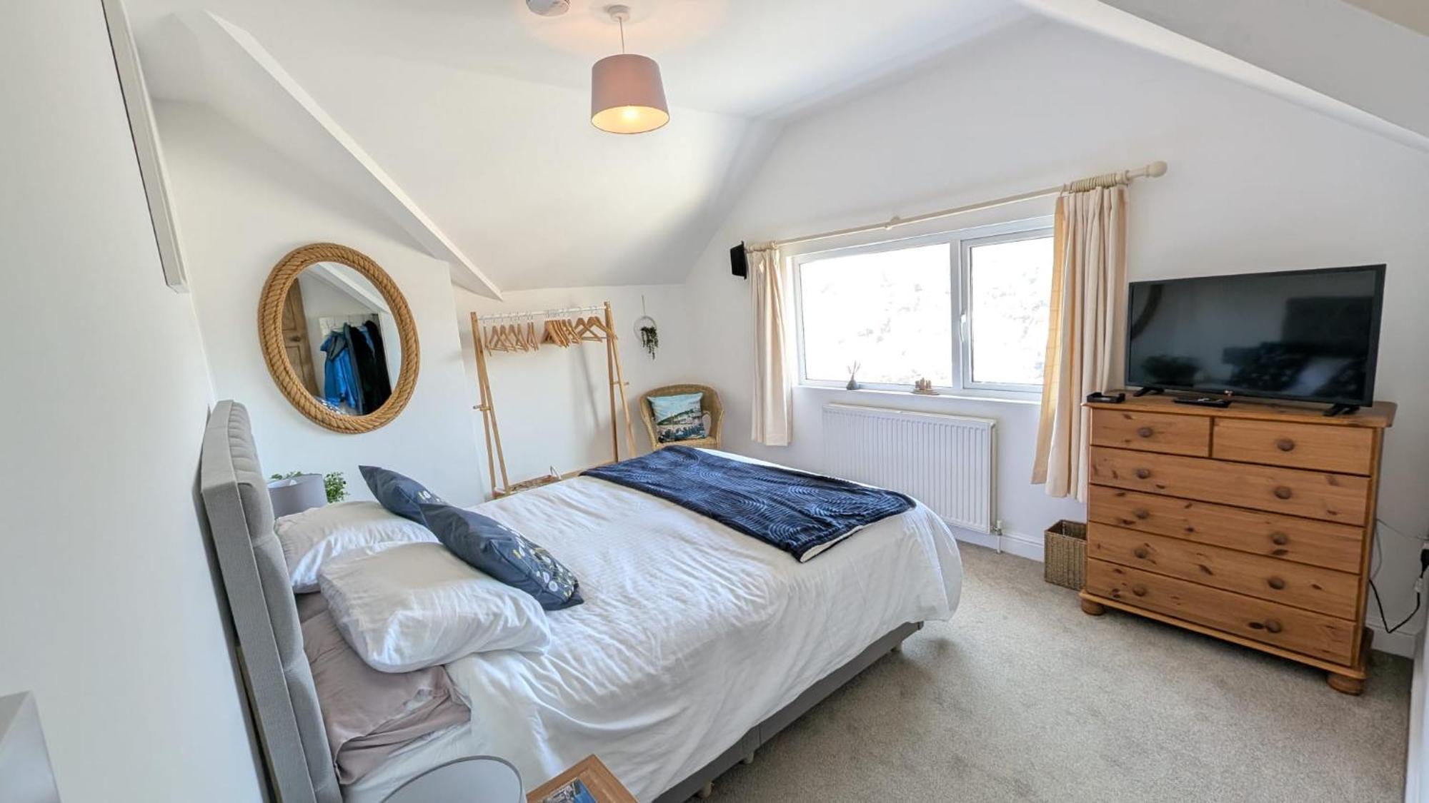 The Hillocks, Looe - Two Bedroom House With Fabulous Views Of Looe Town And Harbour מראה חיצוני תמונה